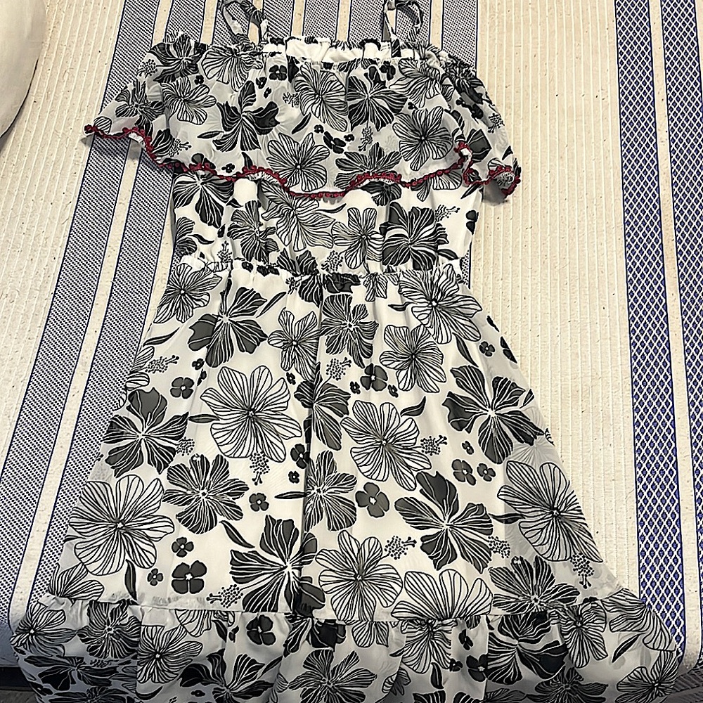 This dress is amazing for girls who want to go to somewhere nice.